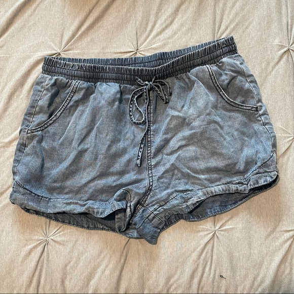 Universal Thread Pants - UNIVERSAL THREAD chambray drawstring shorts